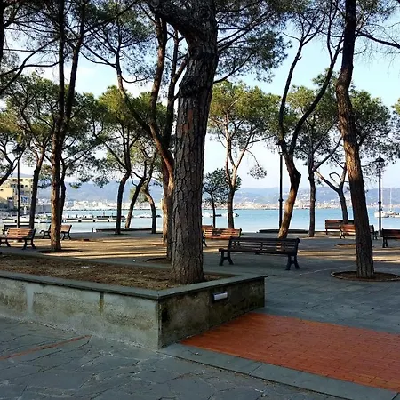 La Terrazza Nel Carrùggio Fezzano (Liguria)