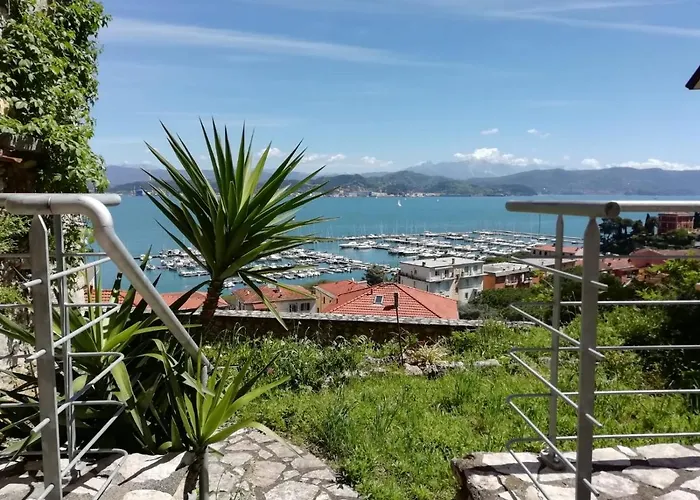 別荘 La Terrazza Nel Carruggio フェッツァノ